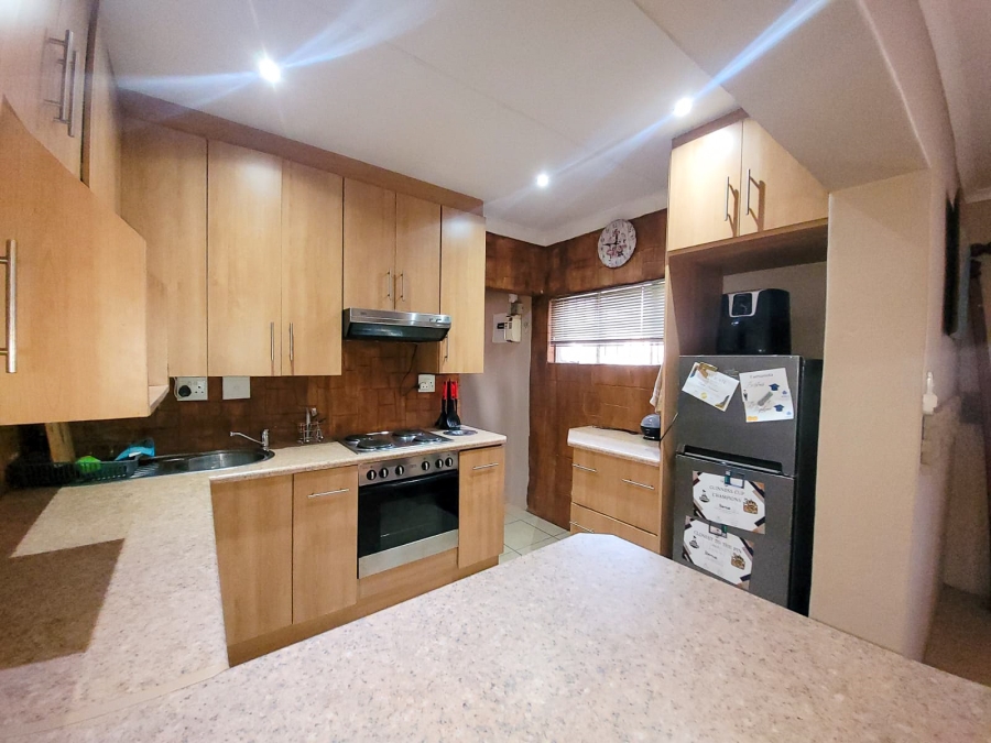 3 Bedroom Property for Sale in Flamwood North West
